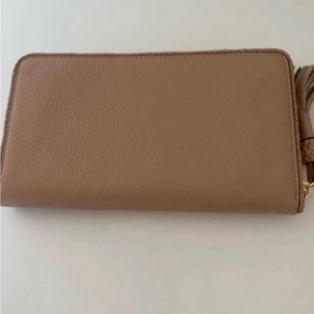 Tory Burch Tan Nude Saddle Leather Zip Around Accordion Wallet